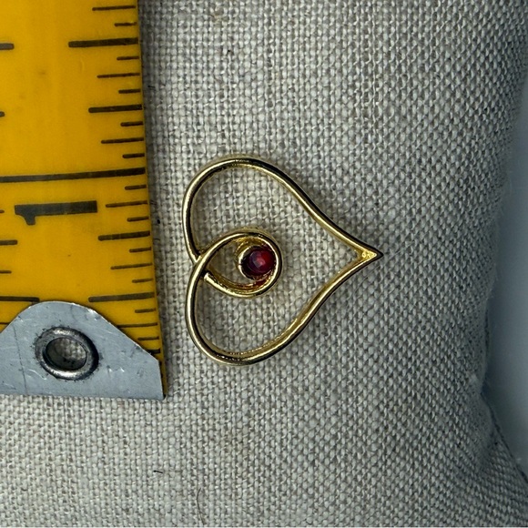 Gold Heart Pin with Red Gemstone - Picture 2 of 4